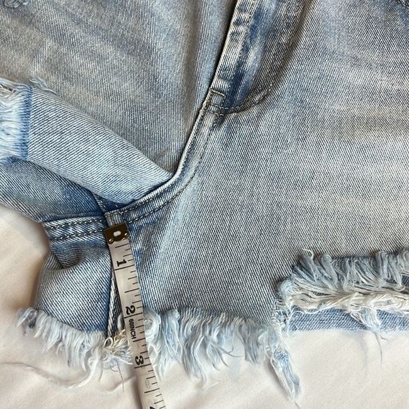 NASTY-GAL collection high waist, distressed denim shorts size large New - Picture 8 of 8